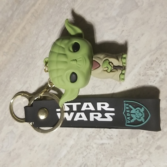 Star Wars Accessories - New Star wars Yoda keychain